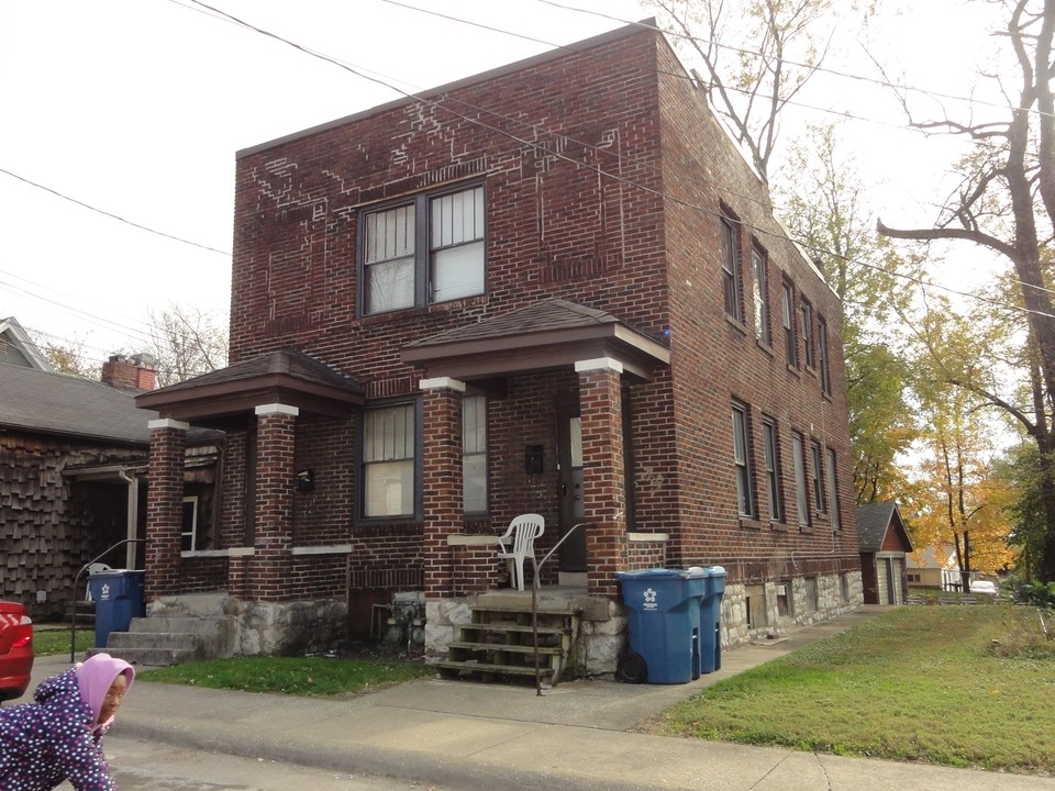 918 Fountain St in Alton, IL - Building Photo