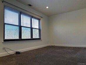 67 Bailey Ct in Middle Island, NY - Building Photo - Building Photo