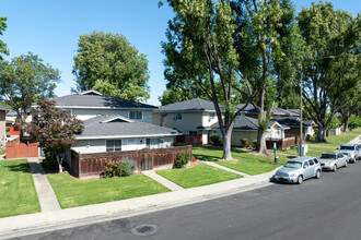 Downer Estates in San Jose, CA - Building Photo - Building Photo