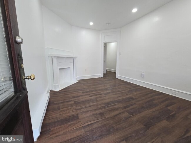 property at 5820 Lansdowne Ave