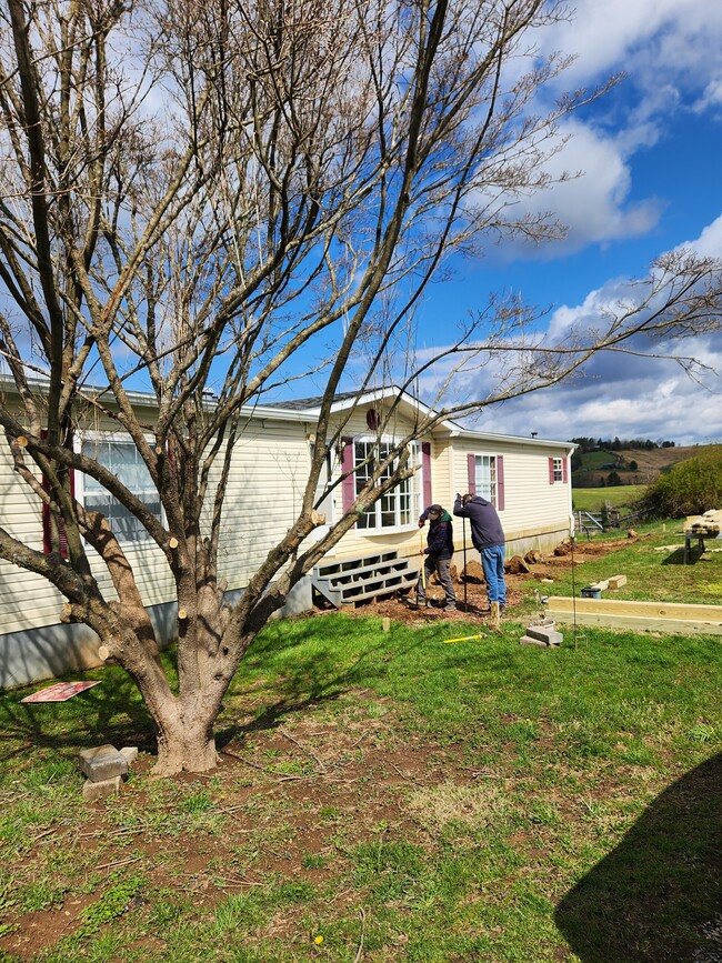 2161 Indian Valley Rd in Willis, VA - Building Photo - Building Photo