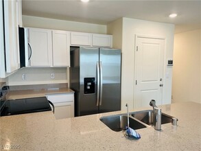 10160 Mulberry Rdg St in Las Vegas, NV - Building Photo - Building Photo