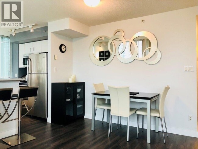 555 Jervis St in Vancouver, BC - Building Photo - Building Photo