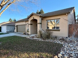 2450 Martin Anthony Ct in Tracy, CA - Building Photo