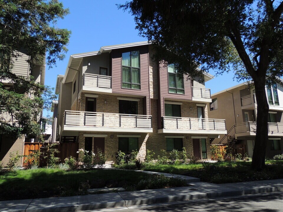412 Cole Ct in Palo Alto, CA - Building Photo