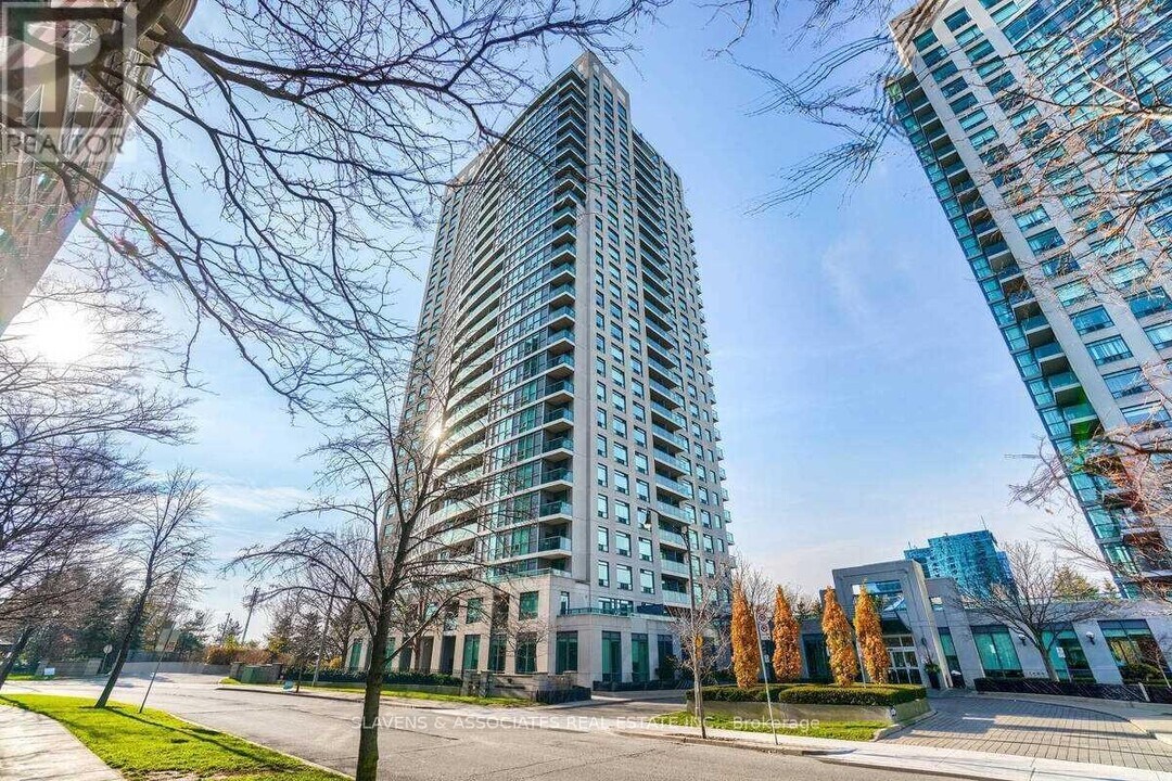 30 Harrison Garden Blvd in Toronto, ON - Building Photo