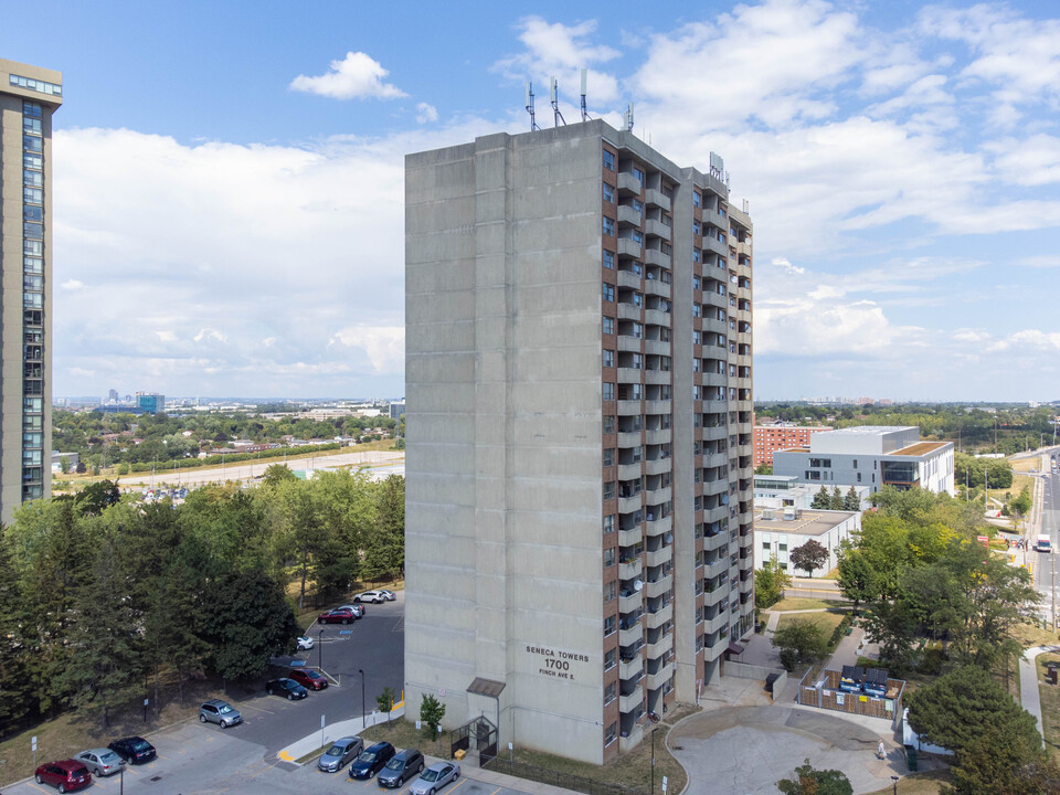 Seneca Towers in Toronto, ON - Building Photo