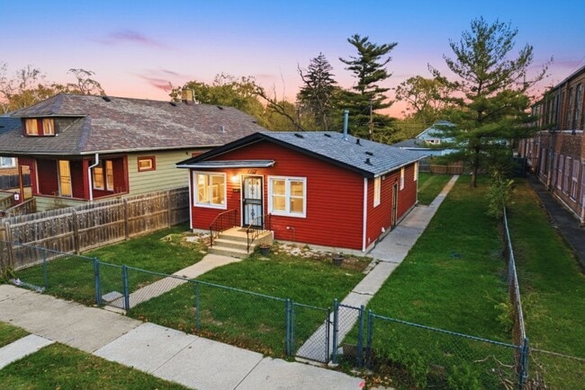 property at 14921 Lincoln Ave