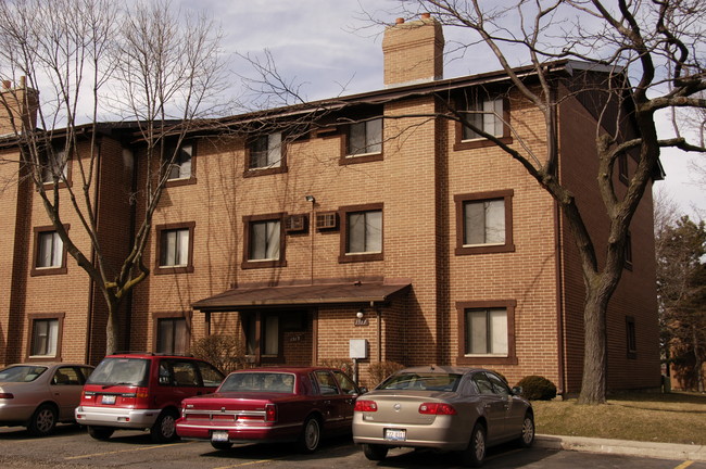 1513 Winslowe Dr in Palatine, IL - Foto de edificio - Building Photo