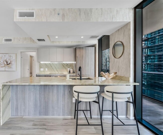 801 S Miami Ave, Unit 1805 in Miami, FL - Building Photo - Building Photo