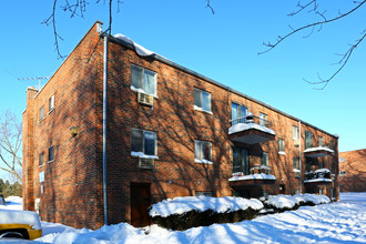 753 Strom Dr in West Dundee, IL - Foto de edificio - Building Photo