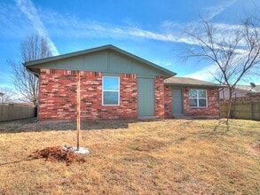 1516 Pecan Grove St in Tecumseh, OK - Building Photo - Building Photo