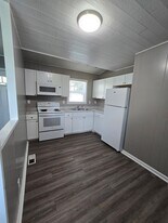 5109-5111 High St Rd in Logansport, IN - Building Photo