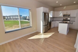 18 Crosby Park Dr in Marshalltown, IA - Building Photo - Building Photo