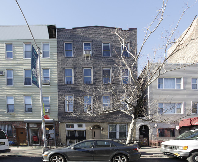 538 Driggs Ave in Brooklyn, NY - Building Photo - Building Photo