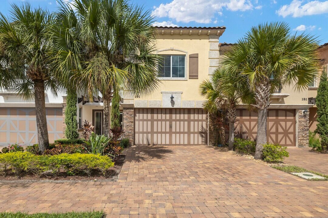 191 Sword Fern Pl in Wellington, FL - Building Photo
