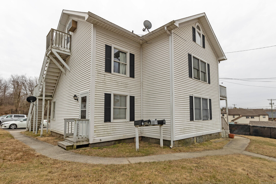 240 Lebanon Ave-Unit -2 in Colchester, CT - Building Photo