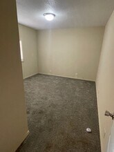 946-946 N Ross Pl in Dewey, OK - Building Photo - Building Photo