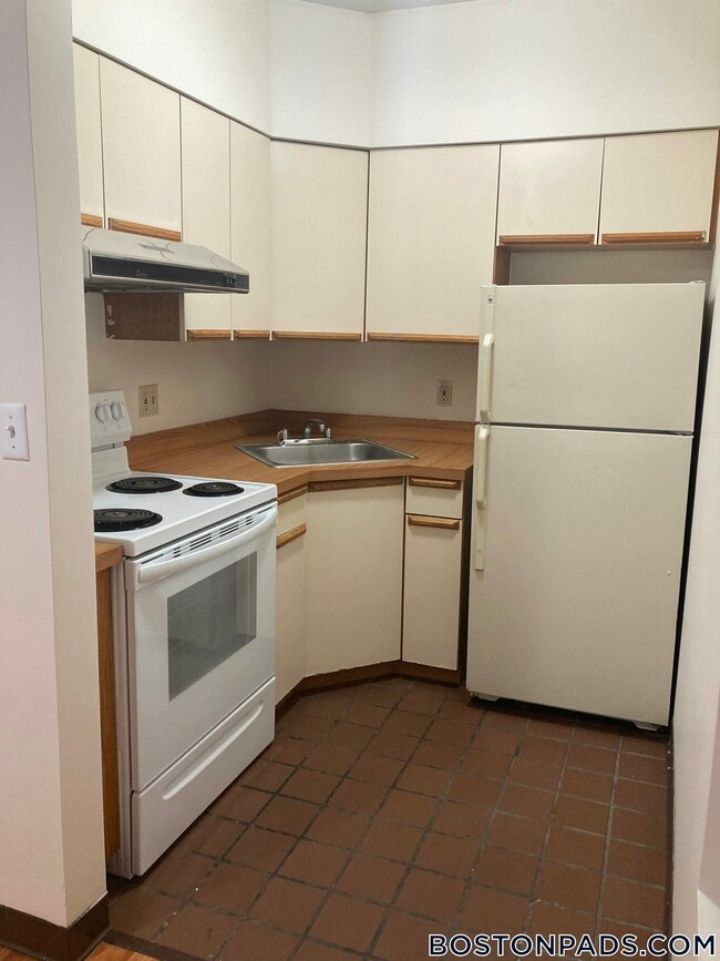 81 Essex St, Unit 41 in Boston, MA - Building Photo - Building Photo