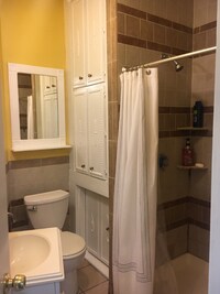 102 Moreland St photo'