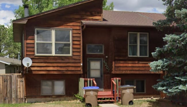 4207 E Comanche Dr in Laramie, WY - Foto de edificio - Building Photo