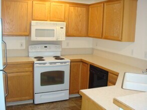 1029 N Maple Creek Ave in Meridian, ID - Building Photo - Building Photo