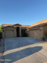 46058 W Tulip Ln in Maricopa, AZ - Building Photo