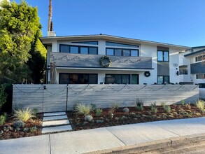 110 Paseo De La Concha, Unit D in Redondo Beach, CA - Foto de edificio - Building Photo