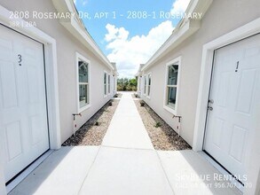 2808 Rosemary Dr in Weslaco, TX - Foto de edificio - Building Photo