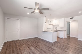 Midtown Apartments in Victoria, TX - Foto de edificio - Interior Photo