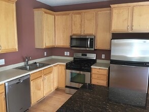 2423 121st Cir NE in Blaine, MN - Building Photo - Building Photo