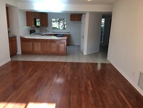 16806 Mooncrest Dr, Unit Guesthouse in Encino, CA - Building Photo - Building Photo