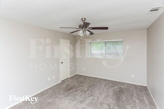 1137 Meadow Creek Ct, Unit 103 in Lancaster, TX - Building Photo - Building Photo