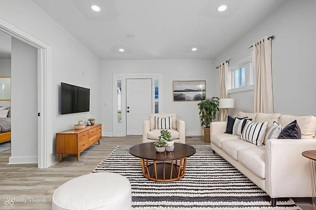 1218 N Ewing St in Indianapolis, IN - Building Photo - Building Photo