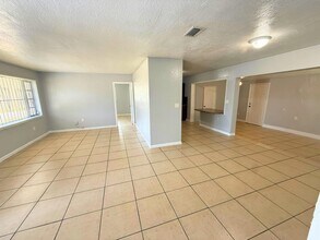 930 NW 176th Terrace in Miami, FL - Building Photo - Building Photo