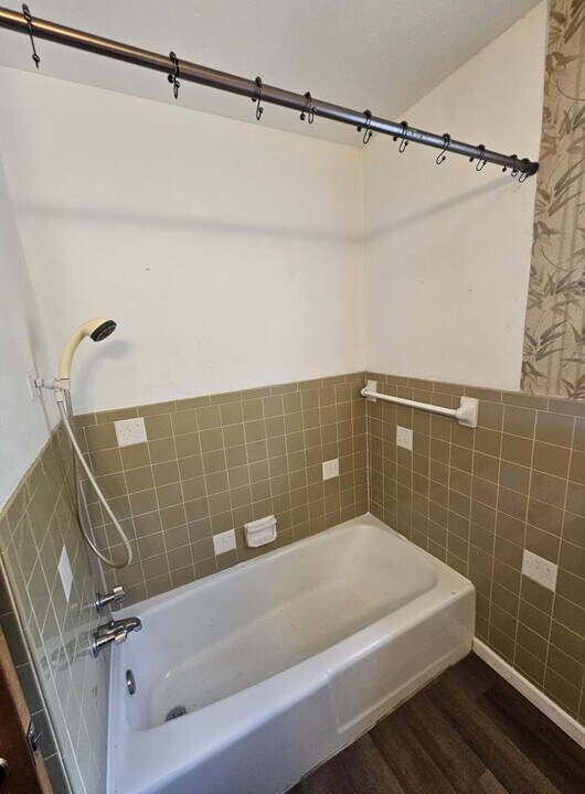 705 Hummingbird Trail in Atlanta, TX - Building Photo