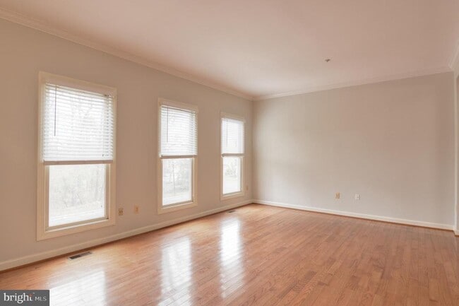 3 Sterling Ct