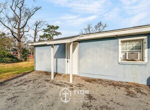 2205 Russelldale Ave in North Charleston, SC - Building Photo - Building Photo