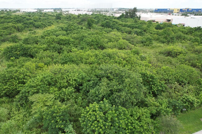 Upland Park Residential in Doral, FL - Building Photo - Building Photo