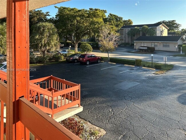 3250 NW 85th Ave in Coral Springs, FL - Foto de edificio - Building Photo