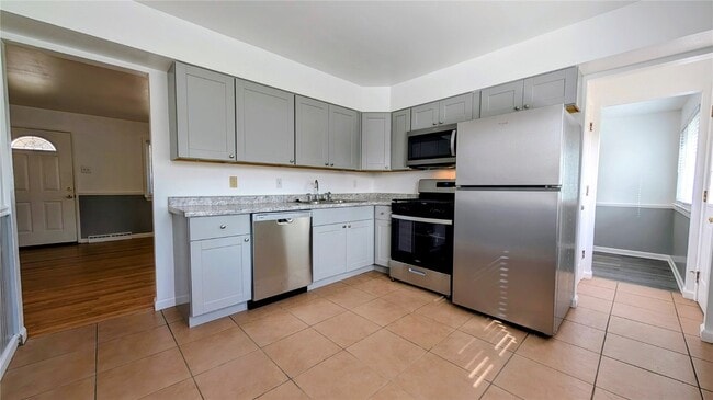 6720 Cherryvale Dr in Hazelwood, MO - Building Photo - Building Photo