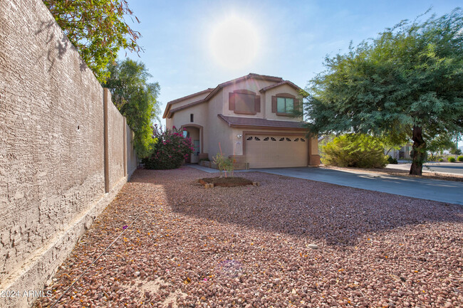 5935 S 249th Ln in Buckeye, AZ - Foto de edificio - Building Photo