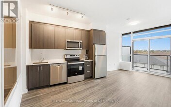 1010 Dundas St E in Whitby, ON - Building Photo - Building Photo