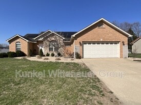 714 Wheatfield Rd in O'Fallon, IL - Building Photo