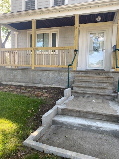 187 Needham St in Dedham, MA - Building Photo