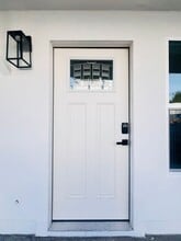 1817 S Highland Ave in Los Angeles, CA - Building Photo - Building Photo