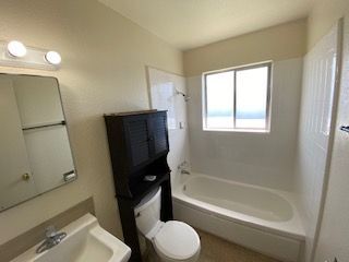 1026 Washington Ave in Winters, CA - Building Photo - Building Photo