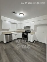 2726 S Sallee Ct in Visalia, CA - Building Photo - Building Photo