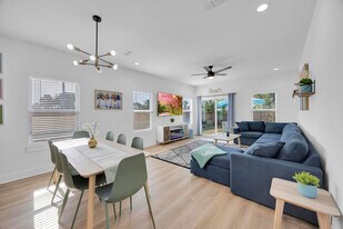 637 5th Ave S in Jacksonville Beach, FL - Building Photo