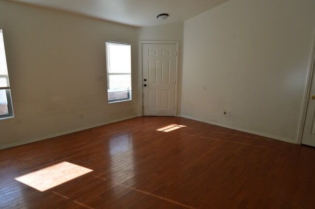 3388 Lakeland Bay Dr in Las Vegas, NV - Foto de edificio - Building Photo